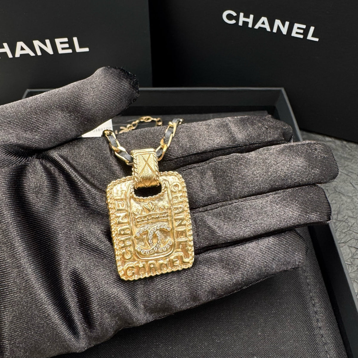 Chanel - Other - Gold-tone metal with leather interwoven into the chain and rhinestone accents. - Gold - (41 + 7)
