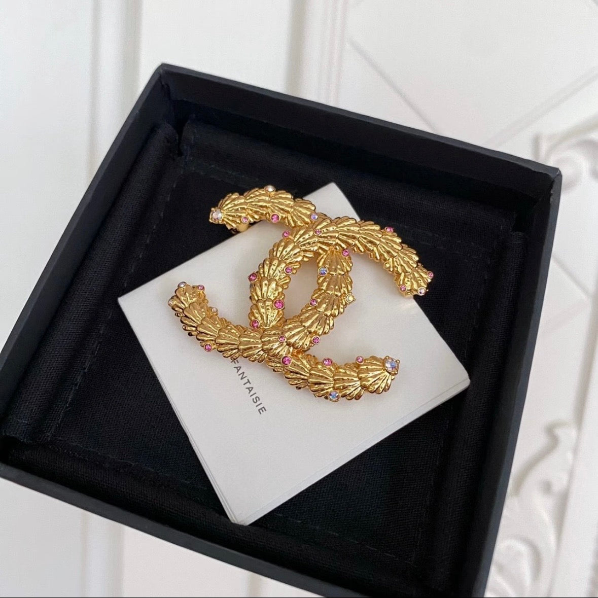 Chanel - Other - Gold-tone metal with multicolour crystal embellishments - Gold