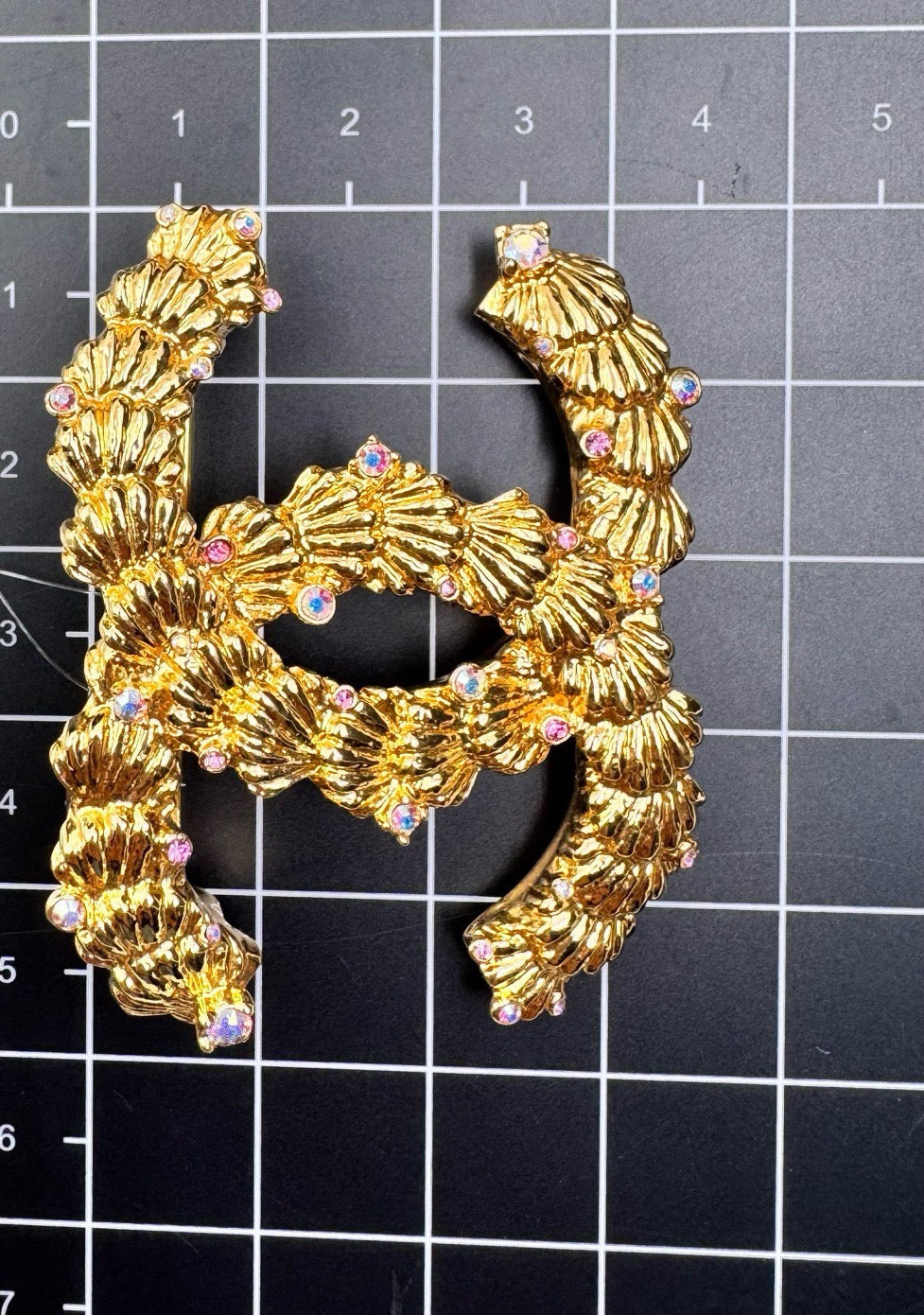 Chanel - Other - Gold-tone metal with multicolour crystal embellishments - Gold