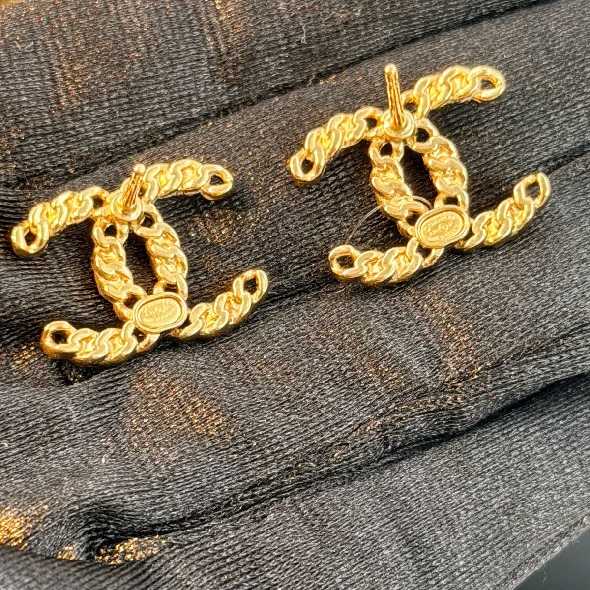Chanel - Other - Gold-tone metal with multicolour crystal-like stones and pearl-like accents - Multicolour