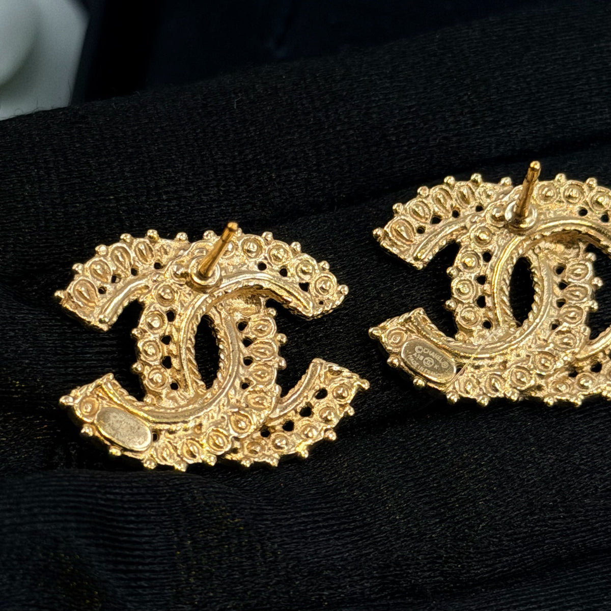 Chanel - Other - Gold-tone metal with pearl-like and colored stone embellishments - Gold