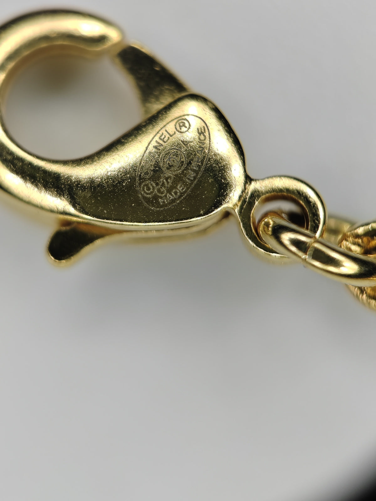 Chanel - Other - Gold-tone metal with pearl-like and crystal accents - Gold