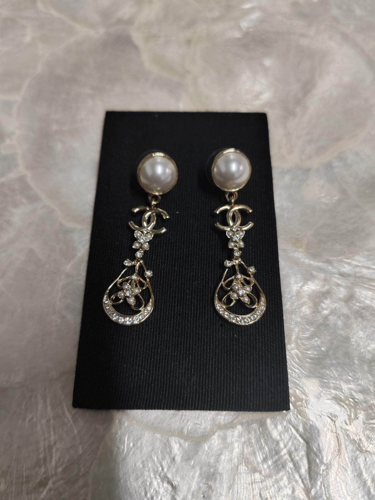 Chanel - Other - Gold-tone metal with pearl-like and crystal embellishments - Gold