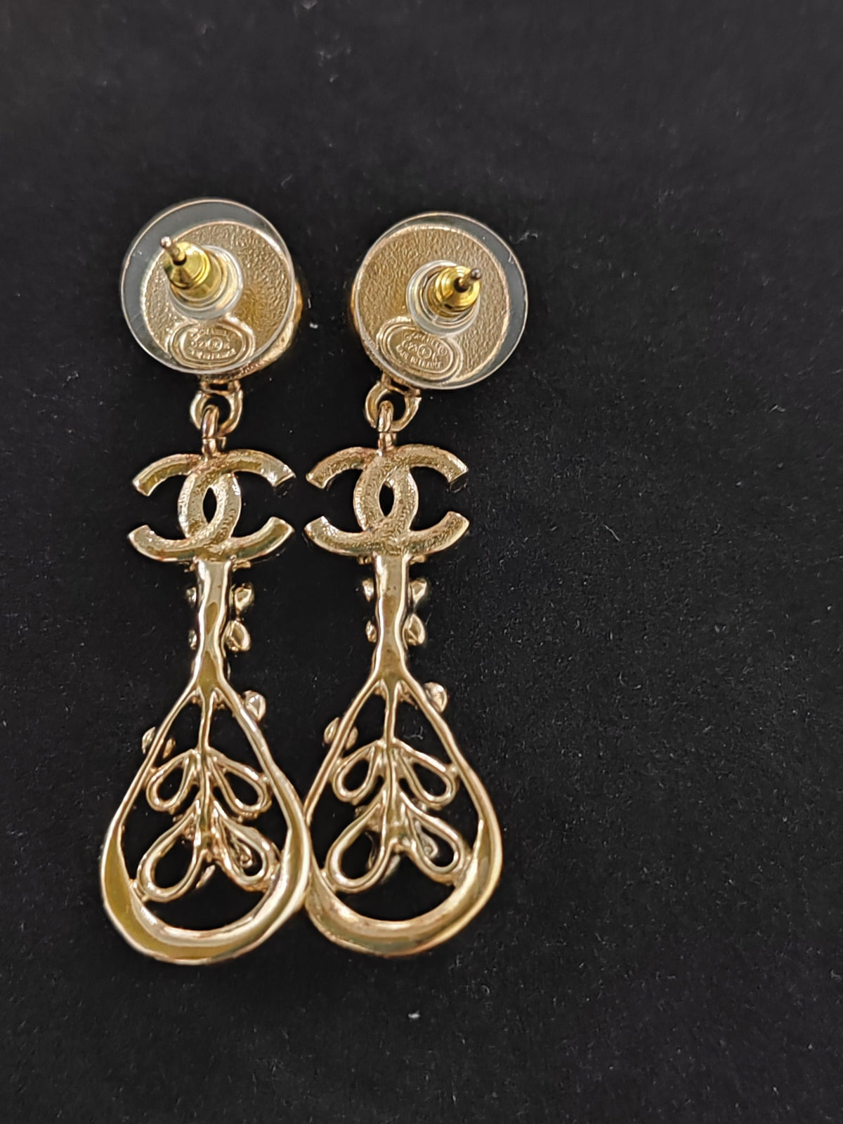 Chanel - Other - Gold-tone metal with pearl-like and crystal embellishments - Gold