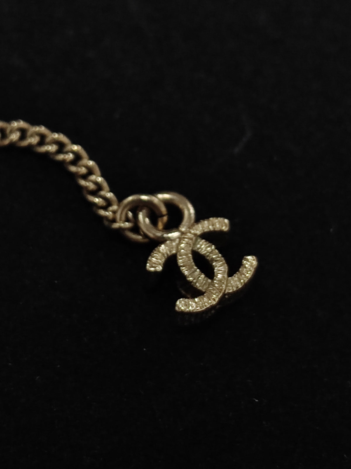 Chanel - Other - Gold-tone metal with pearl-like and pink beads. - Multicolour