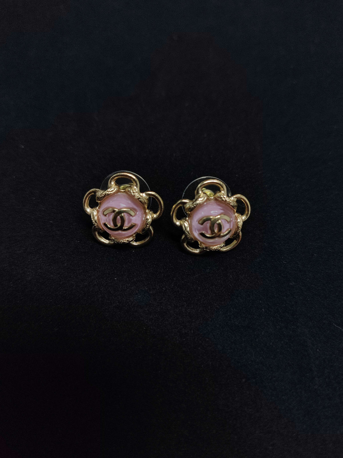 Chanel - Other - Gold-tone metal with pink enamel-like decoration. - Multicolour