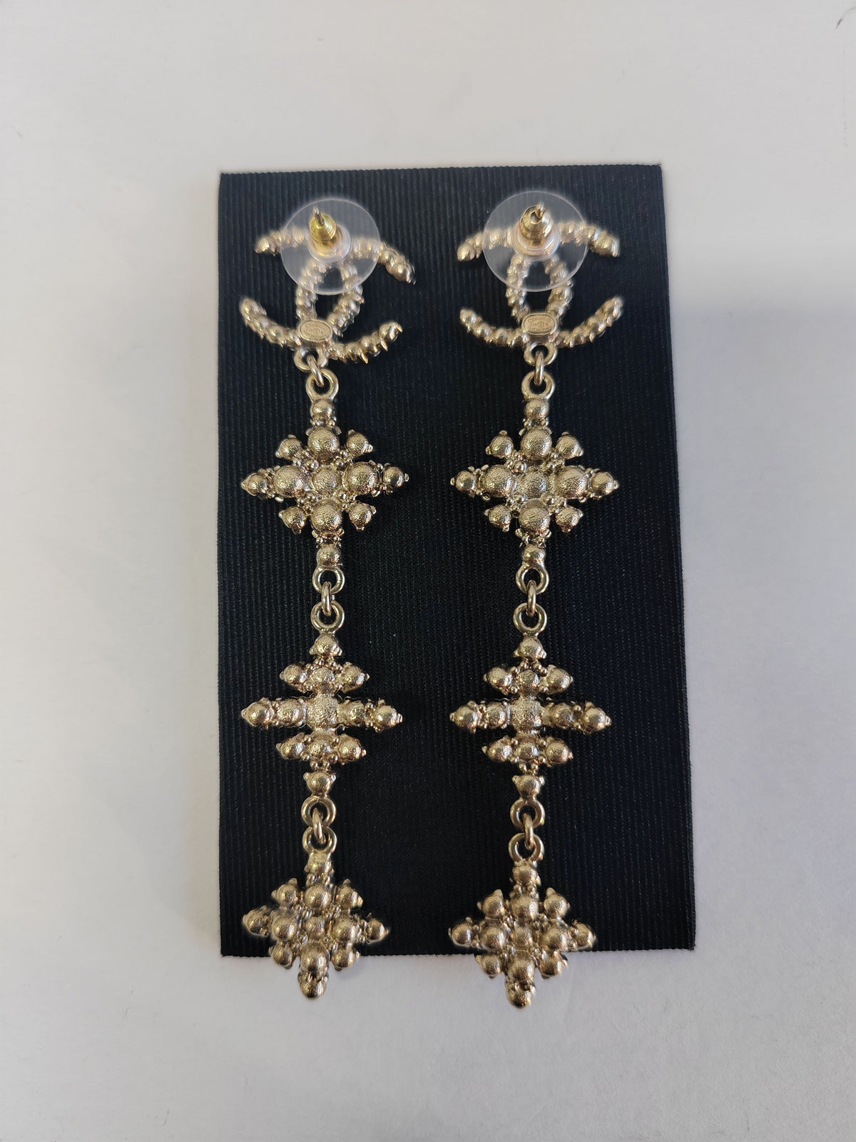 Chanel - Other - Gold-tone metal with rhinestone, faux pearl and multicoloured decorative embellishments - Multicolour