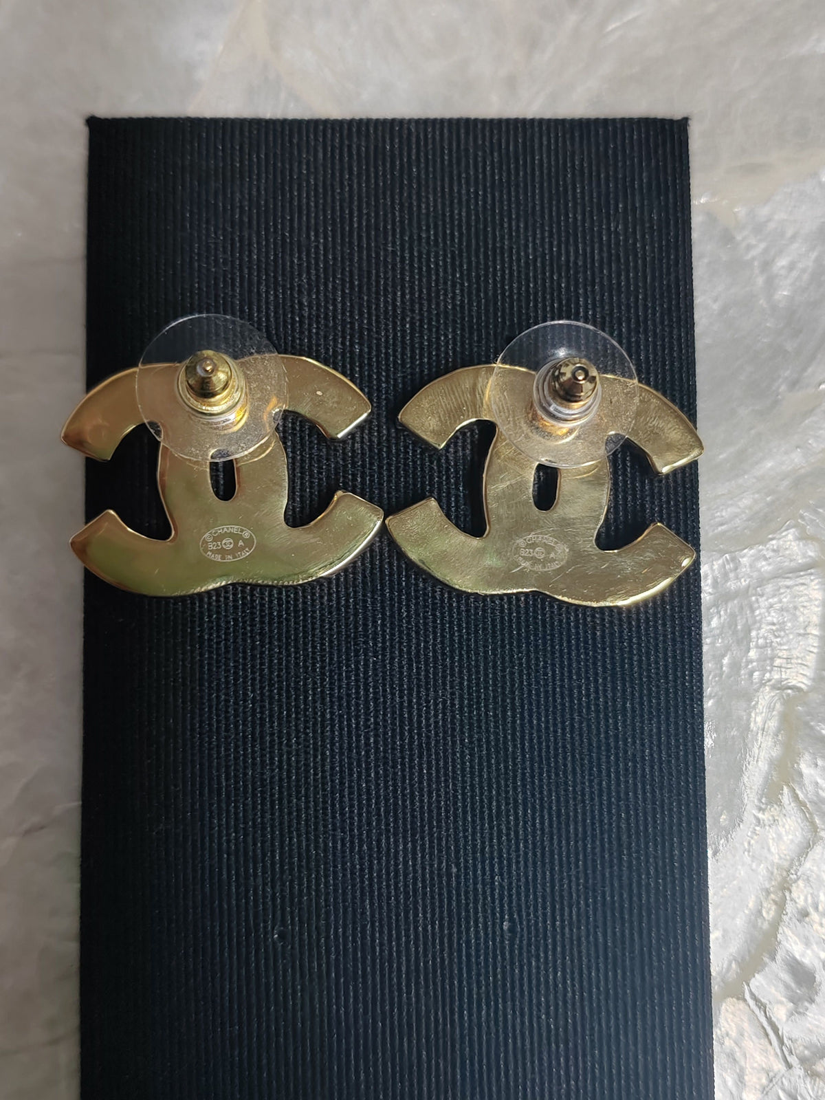 Chanel - Other - Gold-tone metal with white and blue marbled decorative detailing; exact composition unspecified. - Multicolour