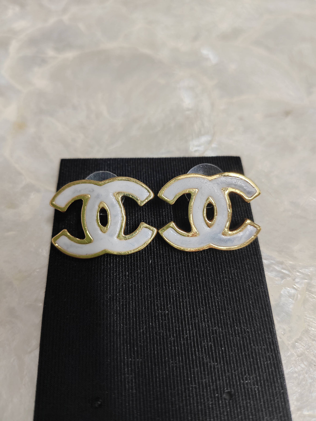 Chanel - Other - Gold-tone metal with white enamel. - Multicolour