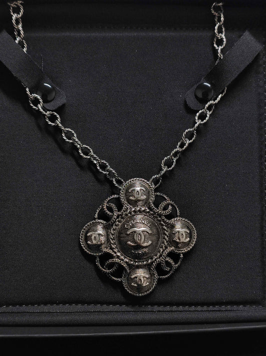 Chanel - Other - Gunmetal-finish base metal - Grey
