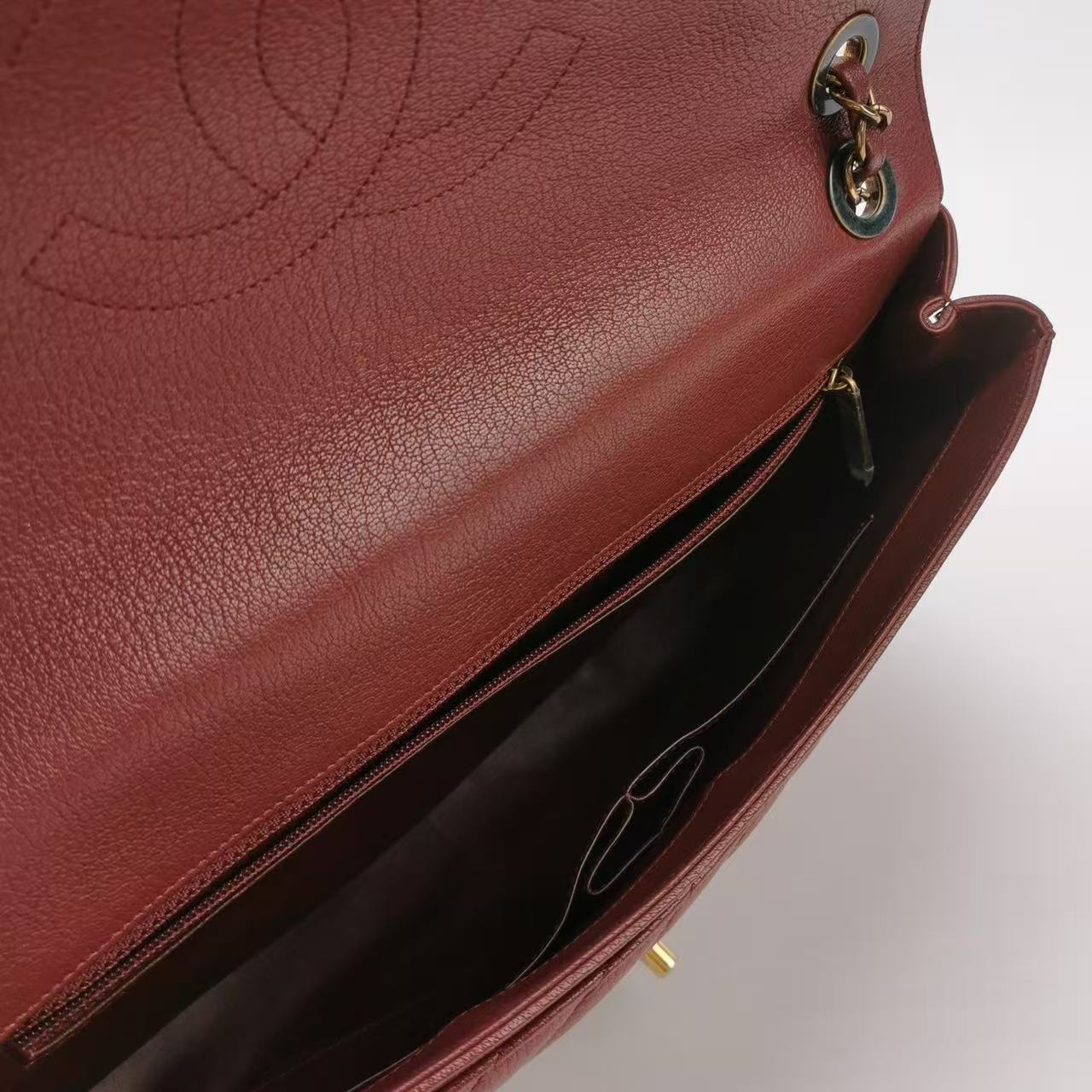 Chanel - Other - Lambskin leather - Burgundy with Gold-Tone Hardware - (Medium)