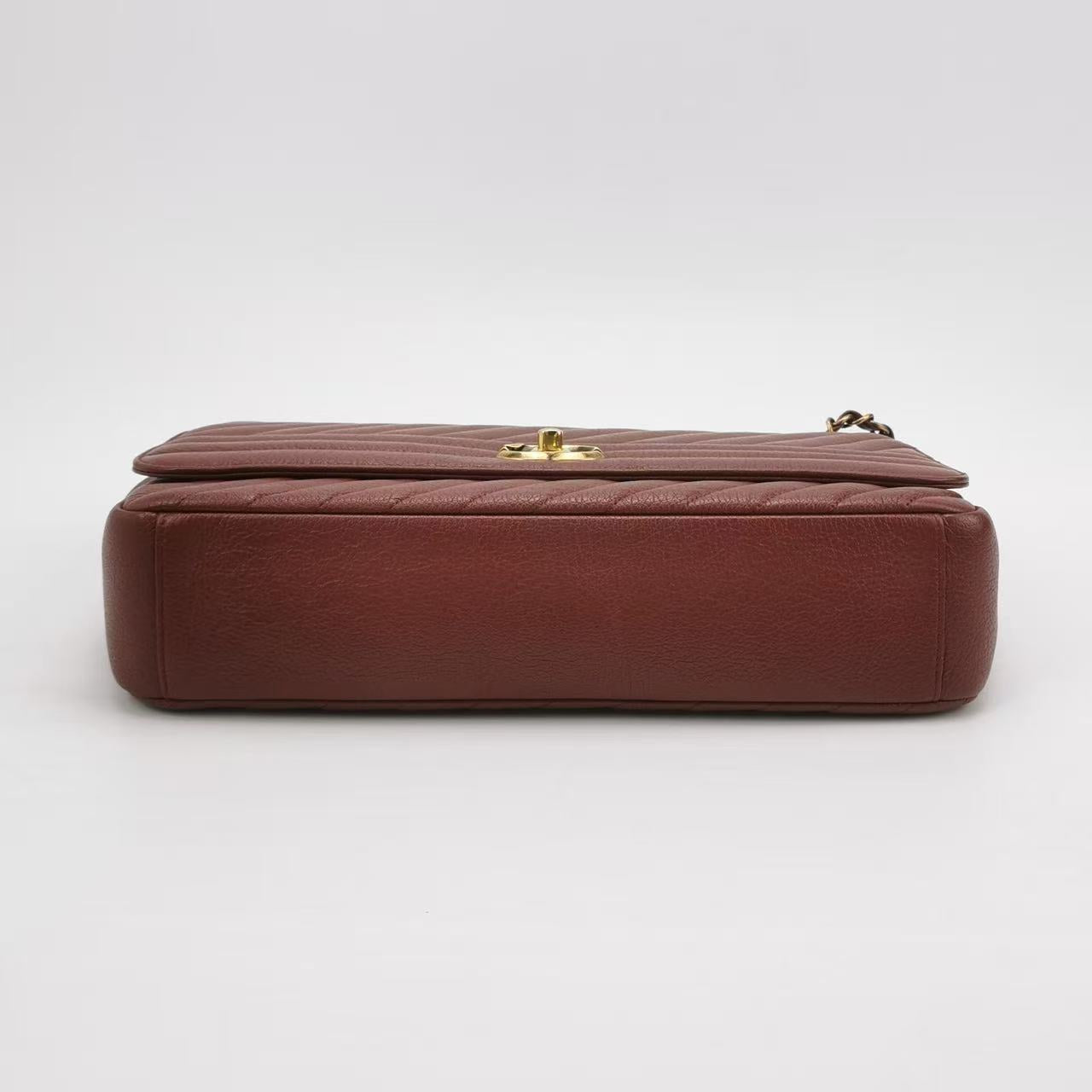 Chanel - Other - Lambskin leather - Burgundy with Gold-Tone Hardware - (Medium)