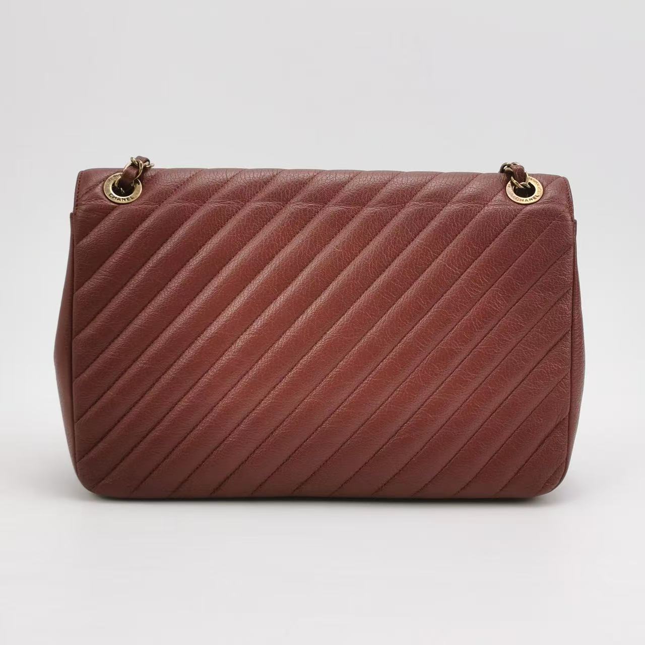 Chanel - Other - Lambskin leather - Burgundy with Gold-Tone Hardware - (Medium)
