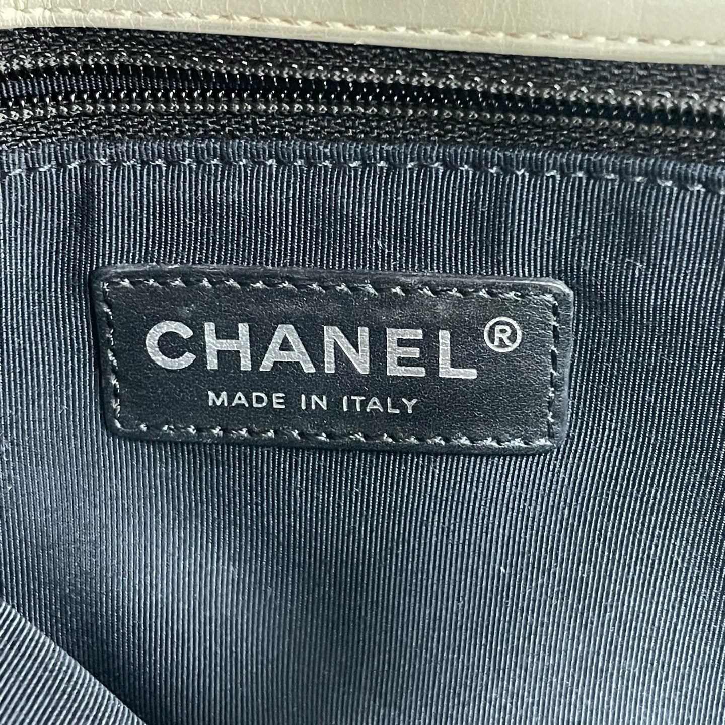 Chanel - Other - Lambskin leather - White - (medium)