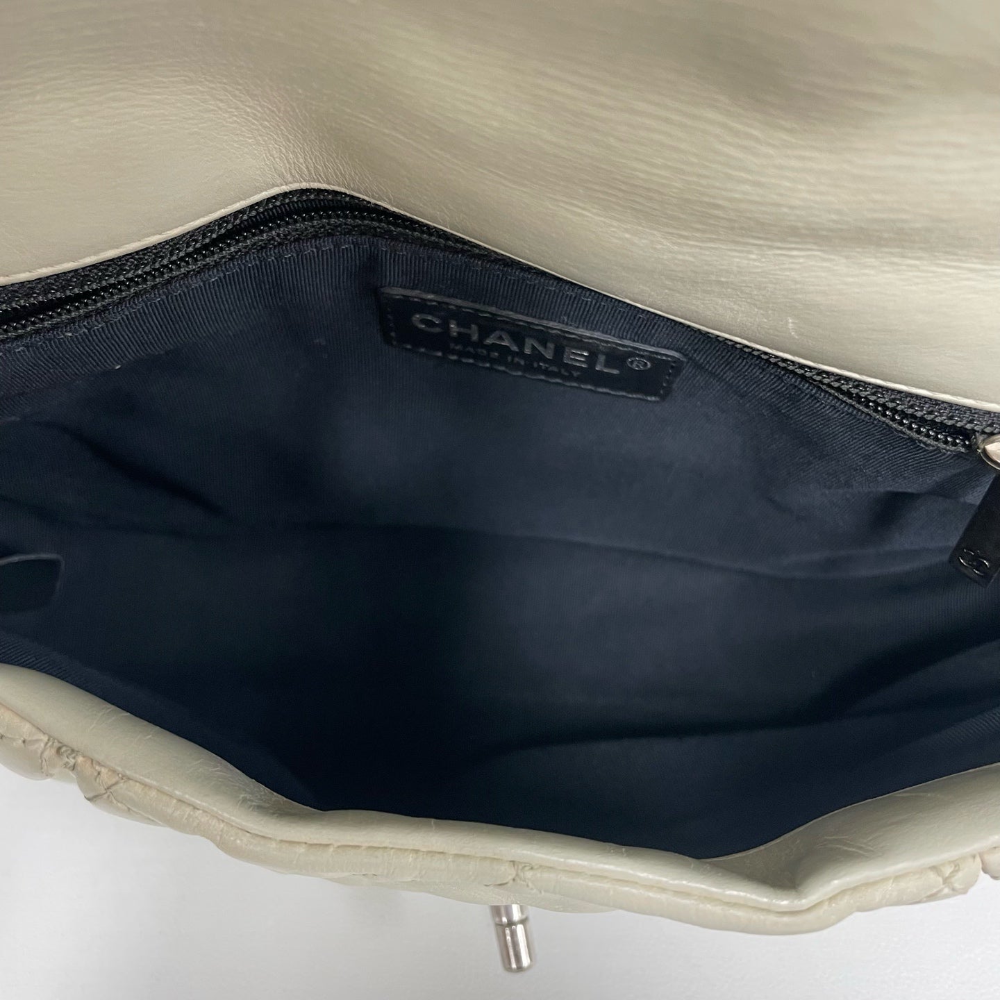 Chanel - Other - Lambskin leather - White - (medium)