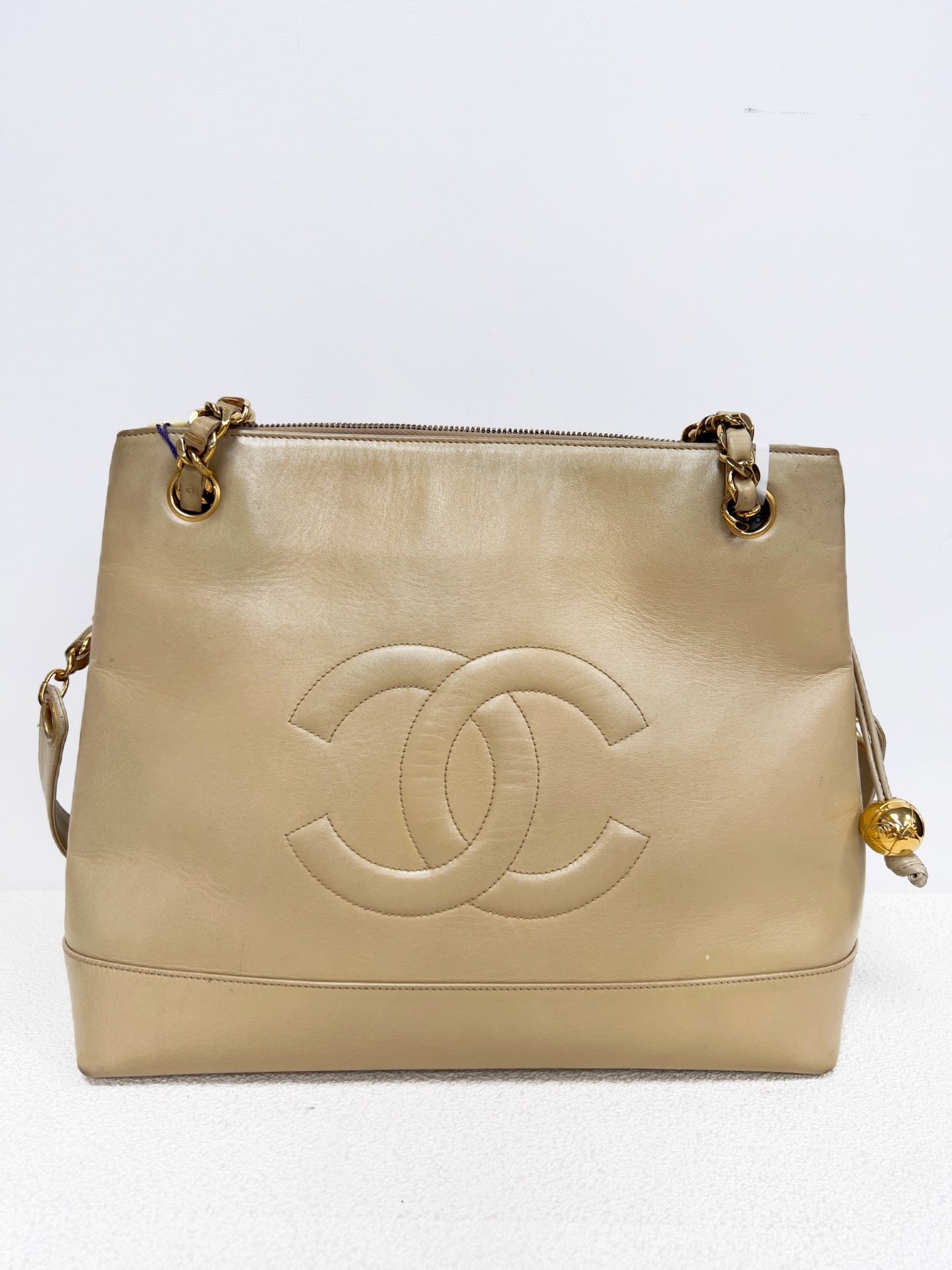 Chanel - Other - Leather - Beige - (medium)