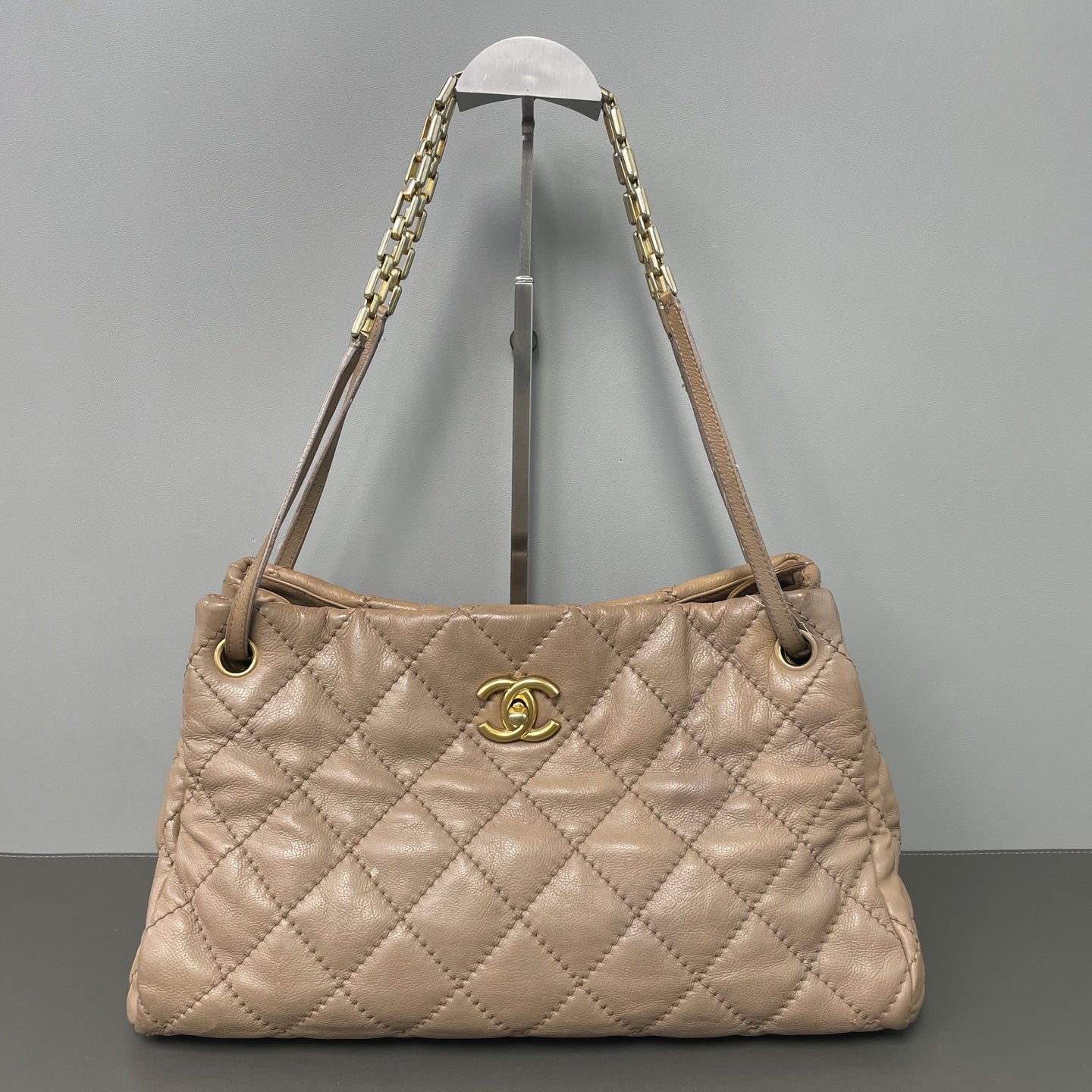 Chanel - Other - Leather - Beige - (medium)