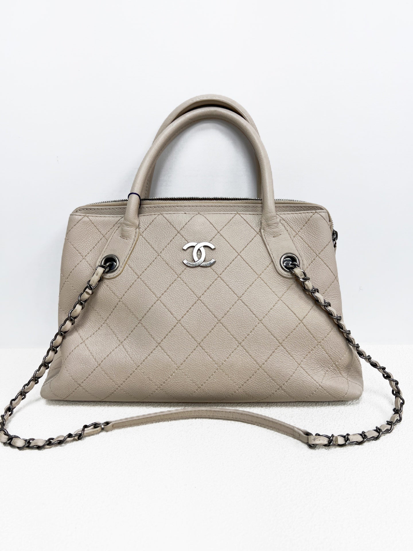 Chanel - Other - Leather - Beige - (medium)