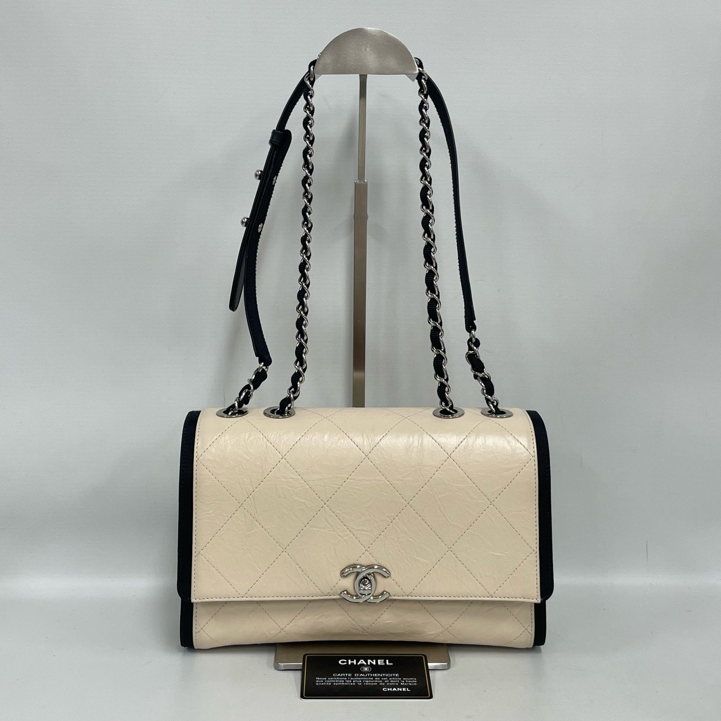 Chanel - Other - Leather - Beige - (medium)