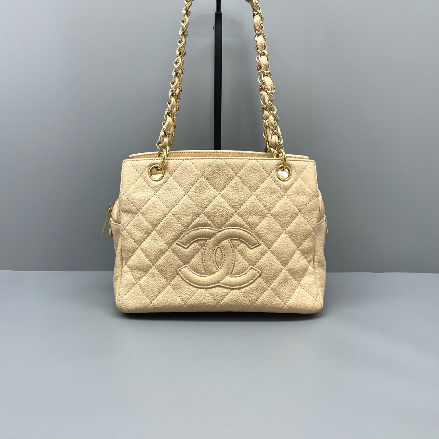 Chanel - Other - Leather - Beige - (medium)