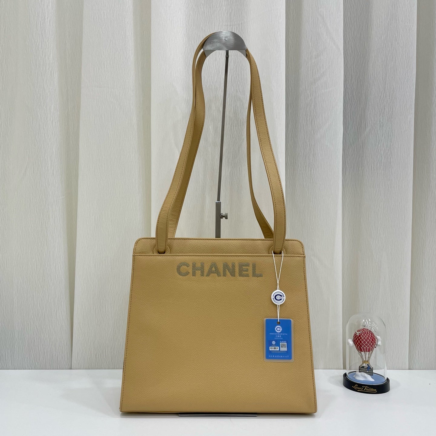 Chanel - Other - Leather - Beige - (medium)