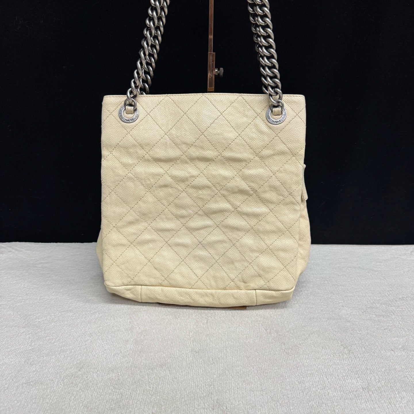 Chanel - Other - Leather - Beige - (Medium)