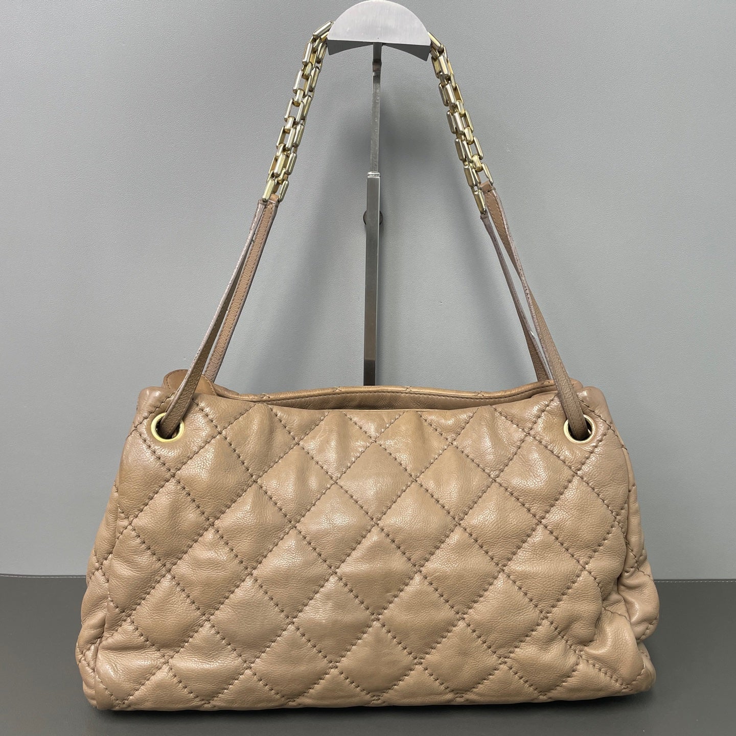 Chanel - Other - Leather - Beige - (medium)