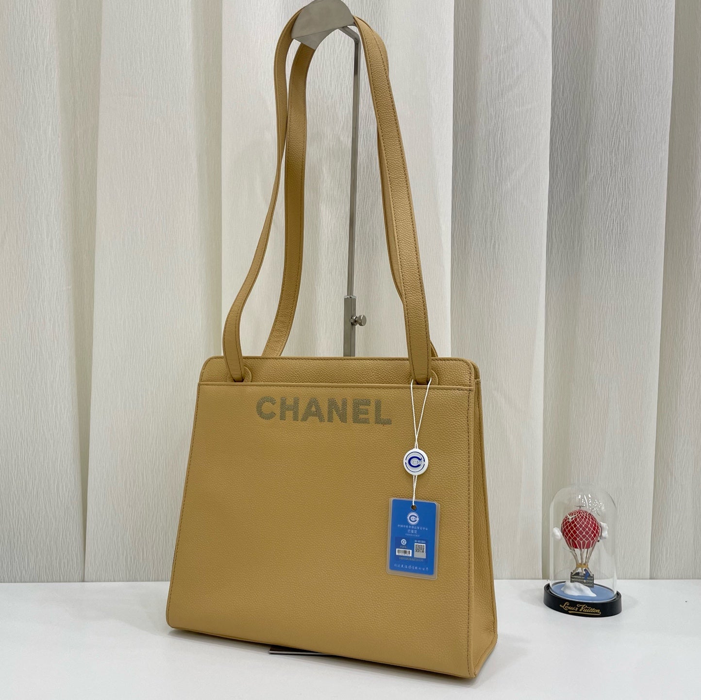Chanel - Other - Leather - Beige - (medium)