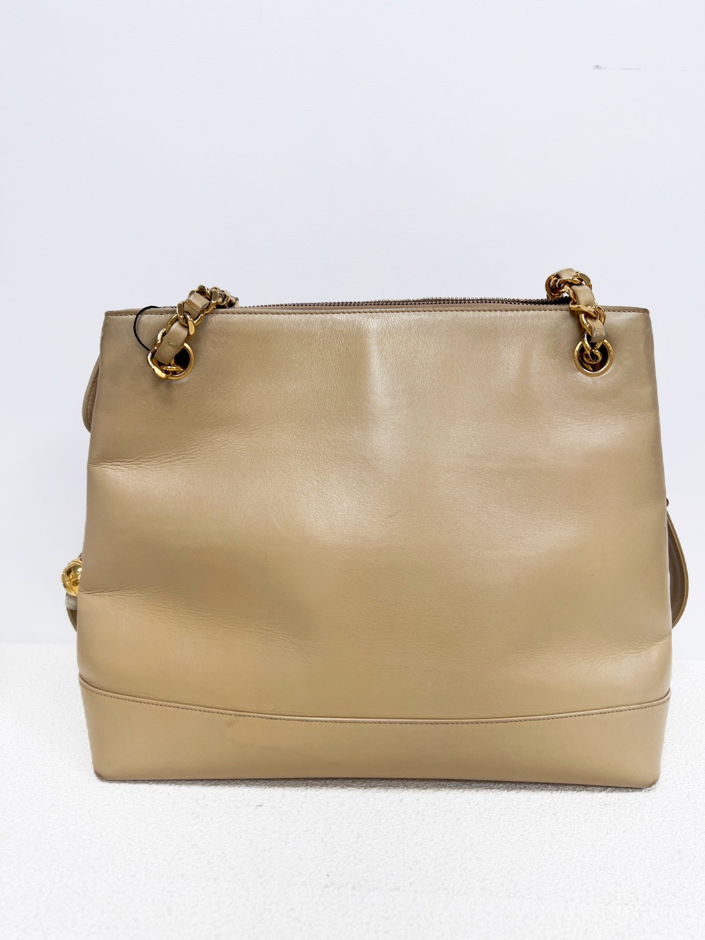 Chanel - Other - Leather - Beige - (medium)