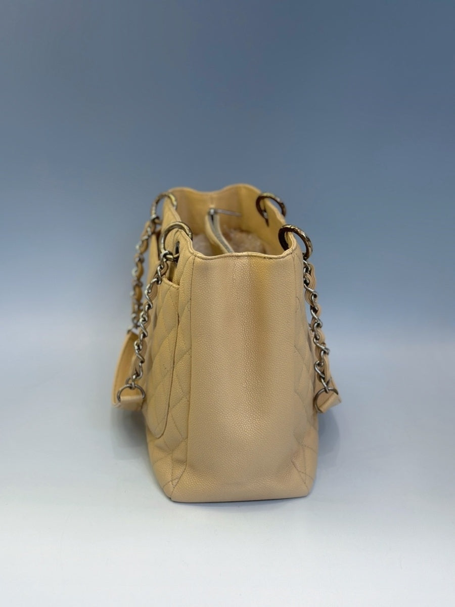 Chanel - Other - Leather - Beige - (medium)