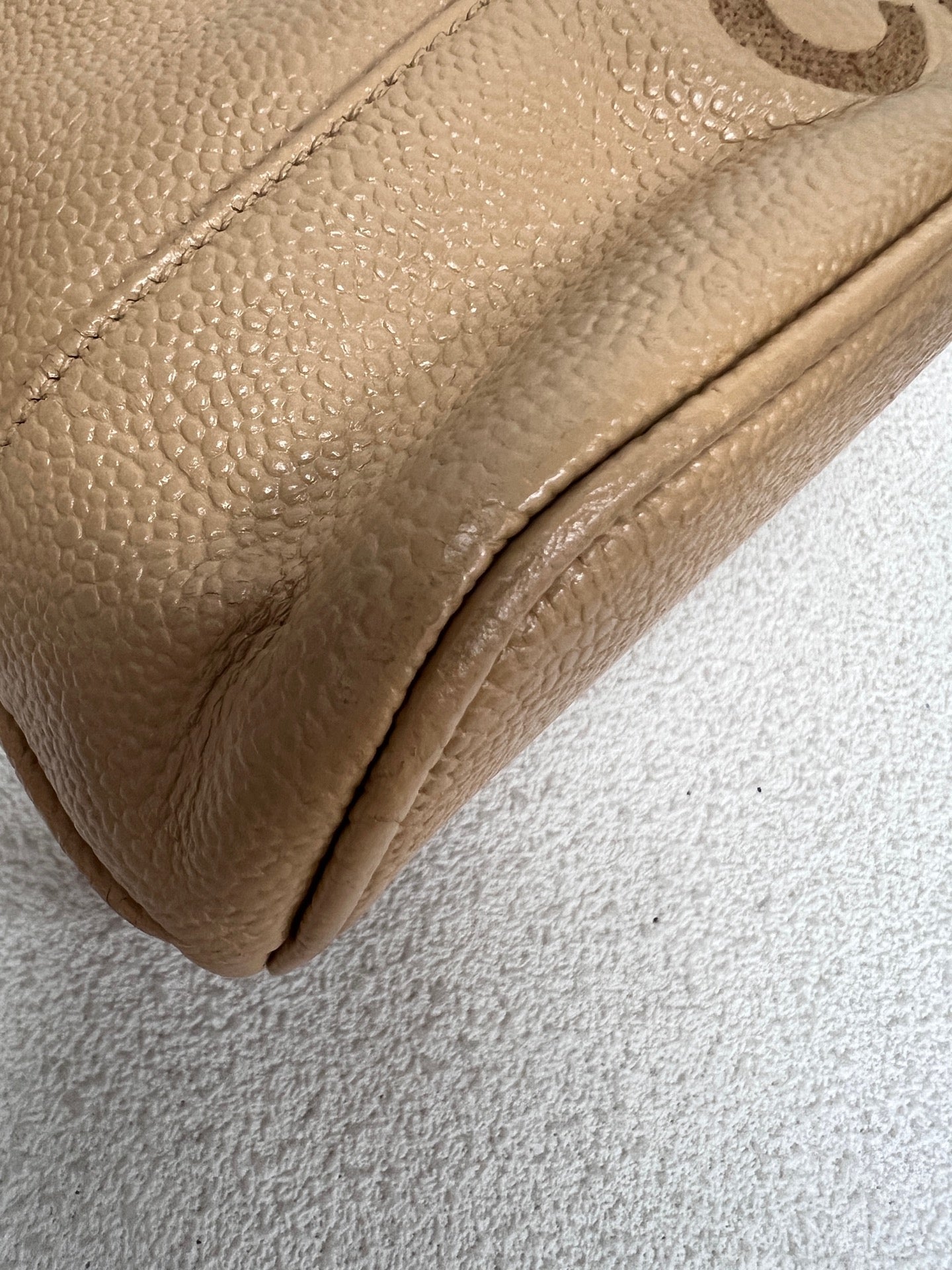 Chanel - Other - Leather - Beige - (medium)