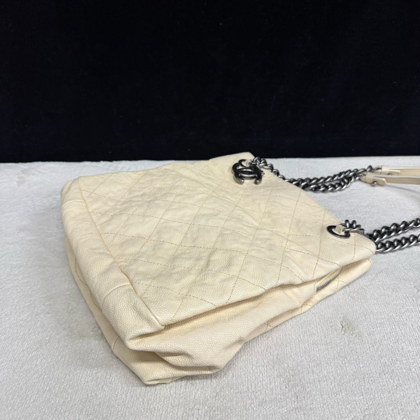Chanel - Other - Leather - Beige - (medium)