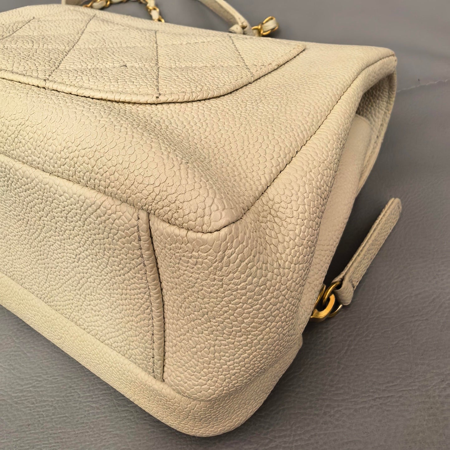 Chanel - Other - Leather - Beige - (medium)