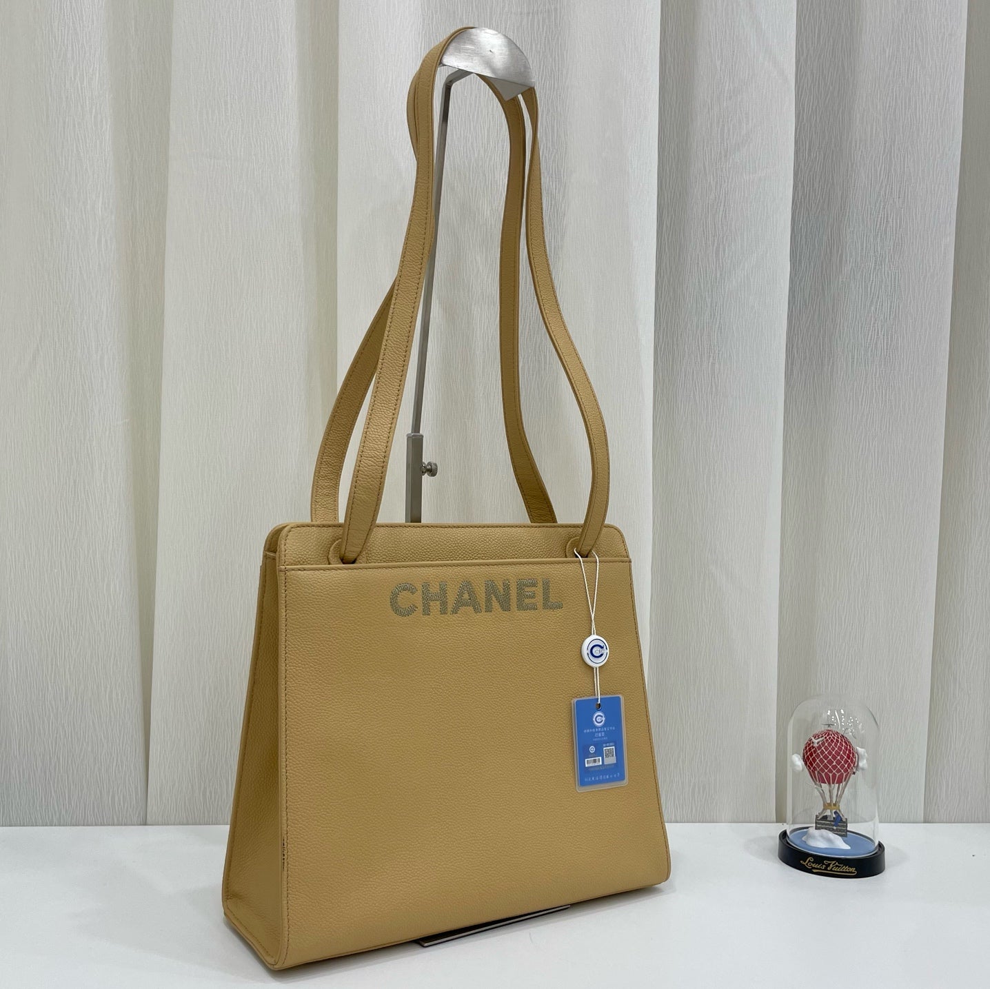 Chanel - Other - Leather - Beige - (medium)