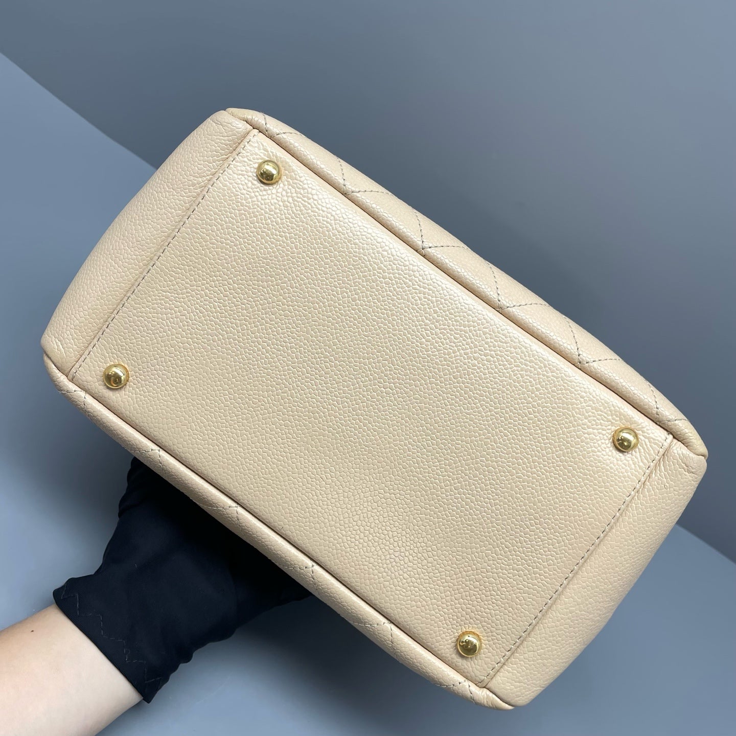 Chanel - Other - Leather - Beige - (medium)