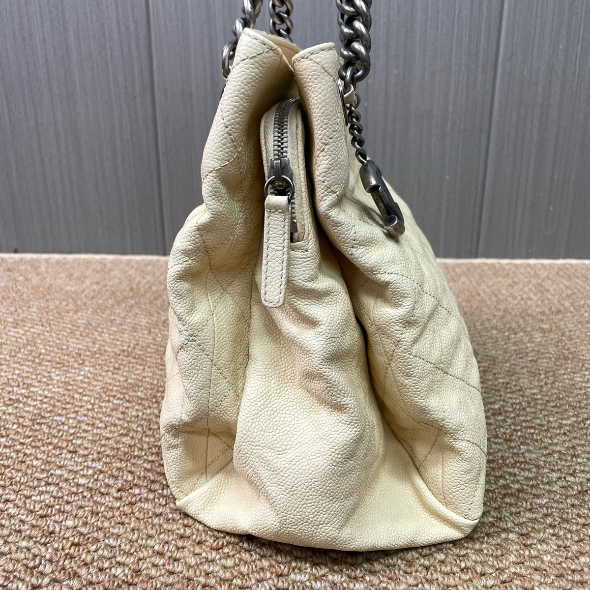 Chanel - Other - Leather - Beige - (Medium)