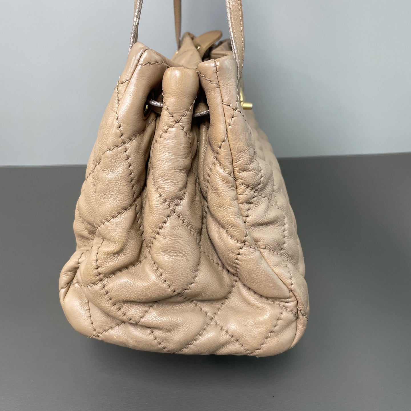 Chanel - Other - Leather - Beige - (medium)