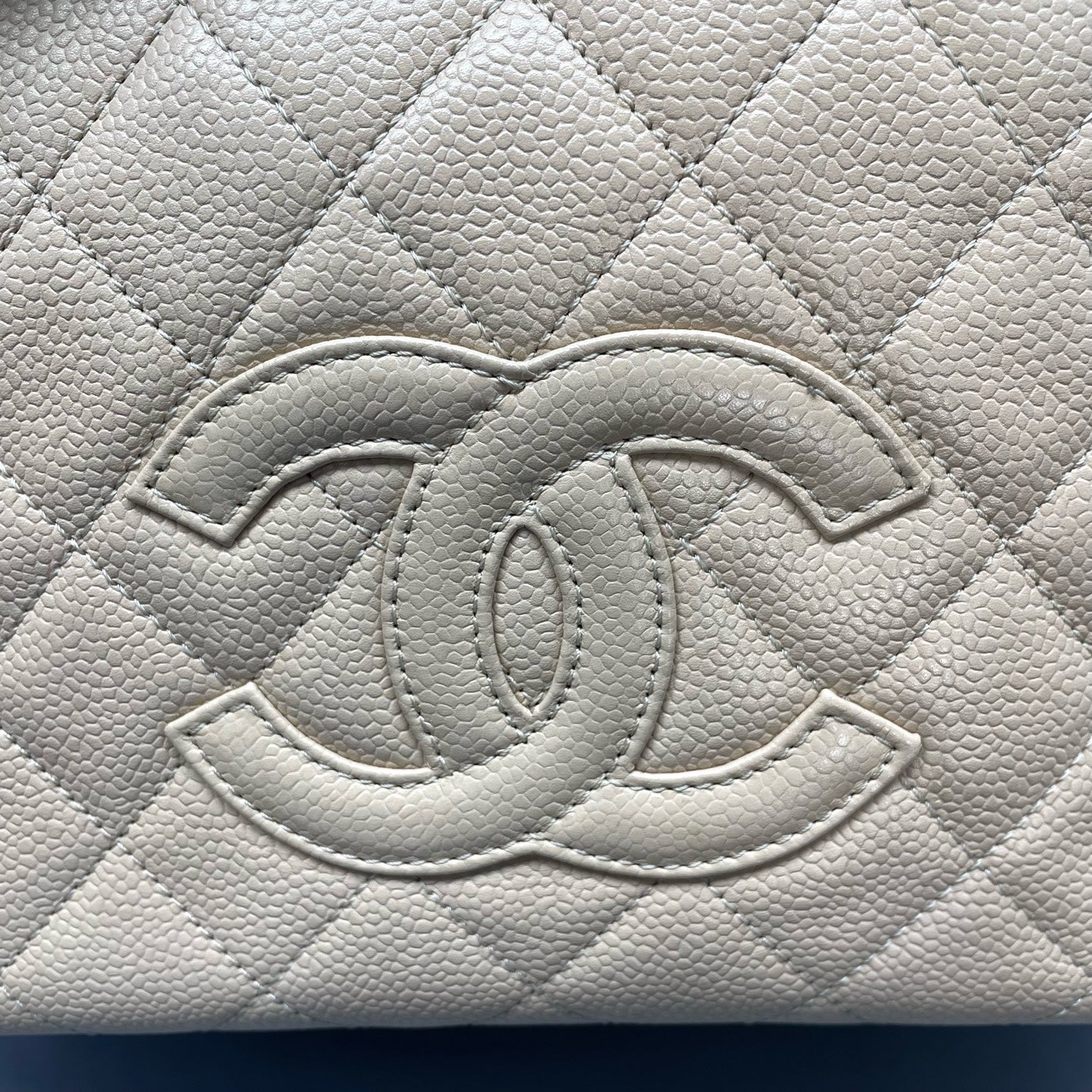 Chanel - Other - Leather - Beige - (medium)