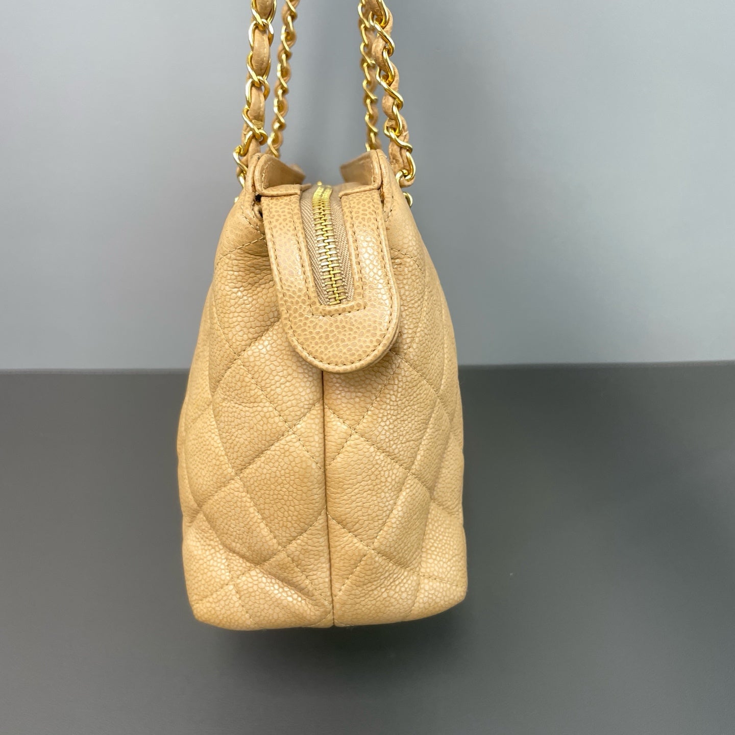 Chanel - Other - Leather - Beige - (medium)