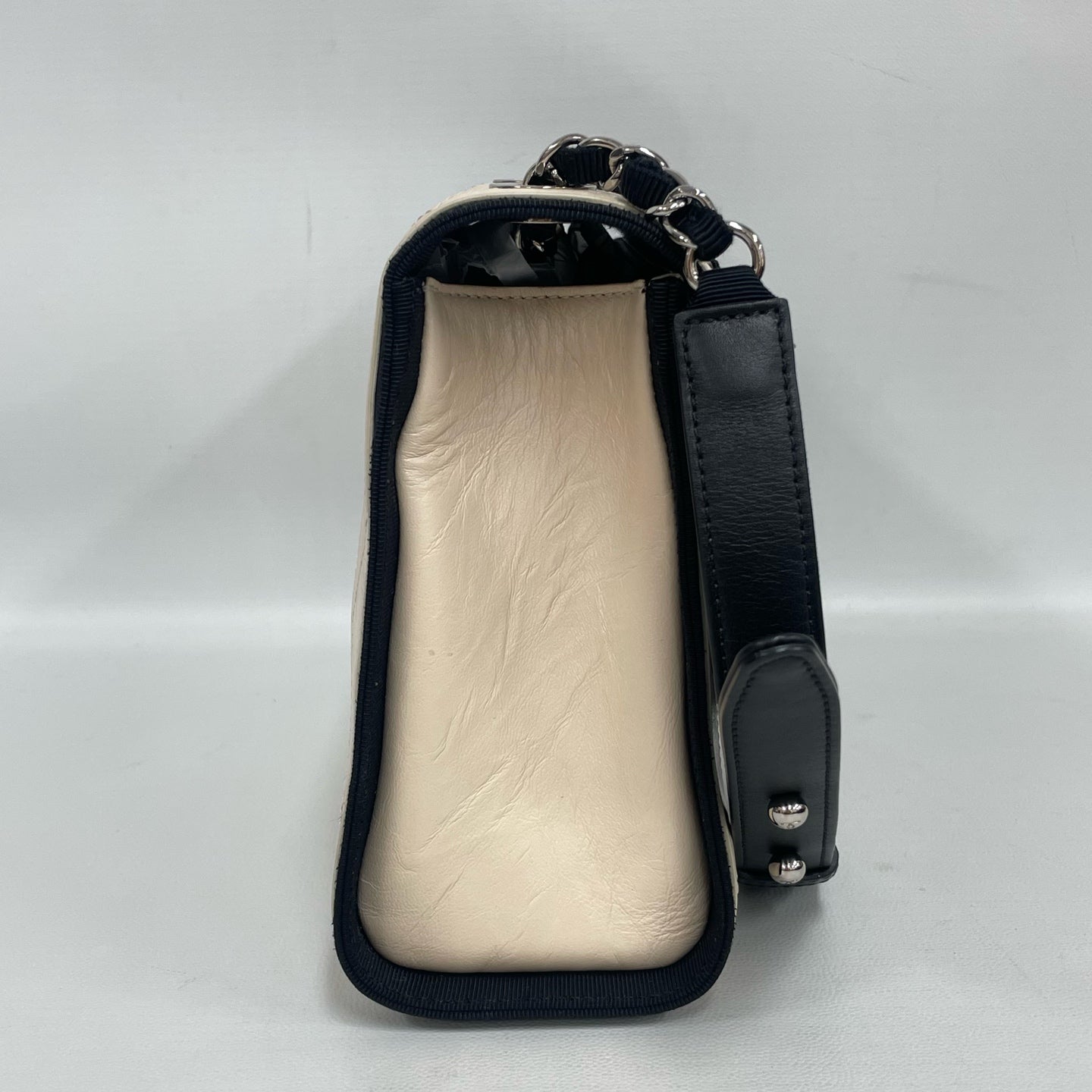 Chanel - Other - Leather - Beige - (medium)