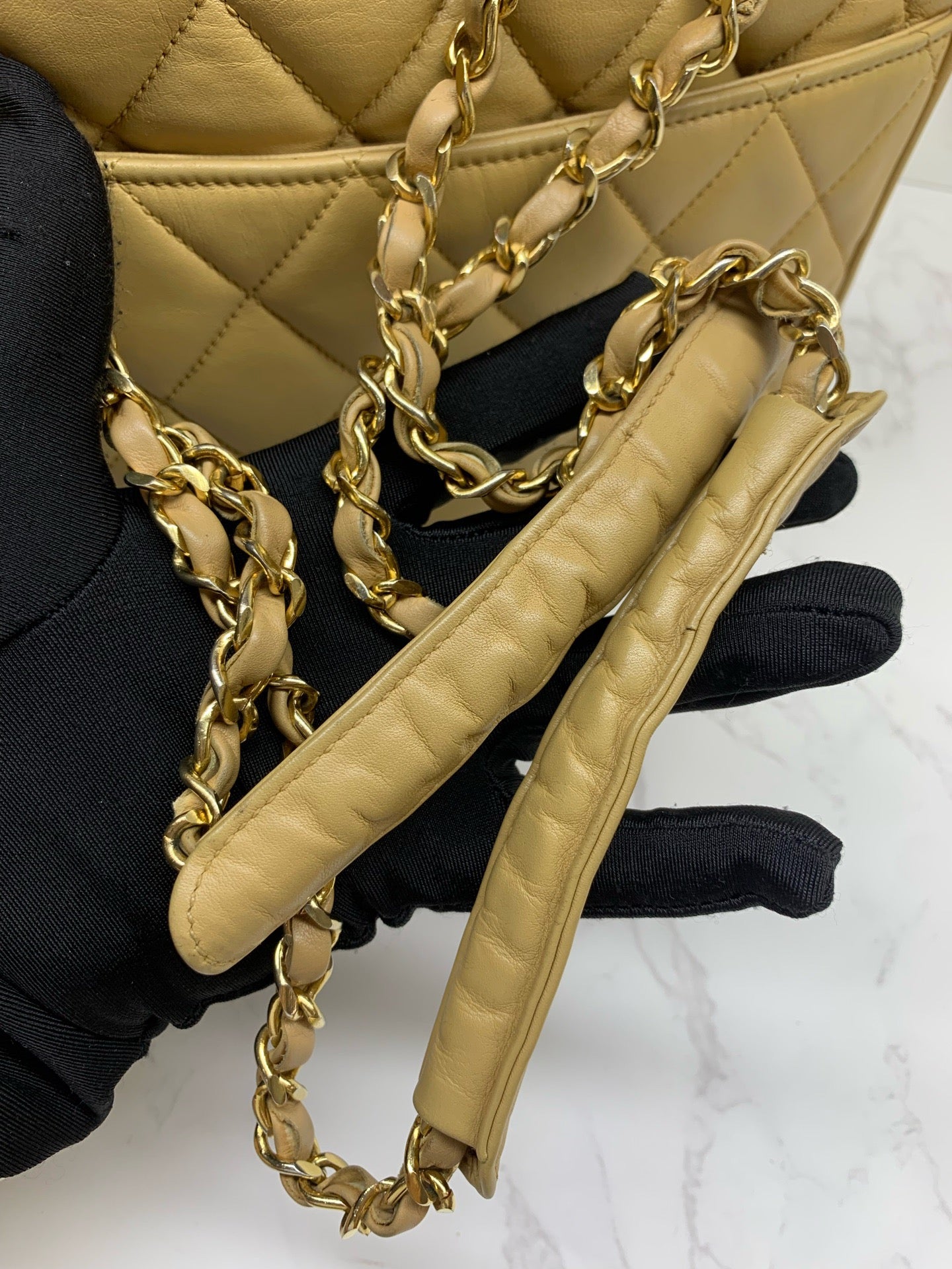 Chanel - Other - Leather - Beige - (medium)