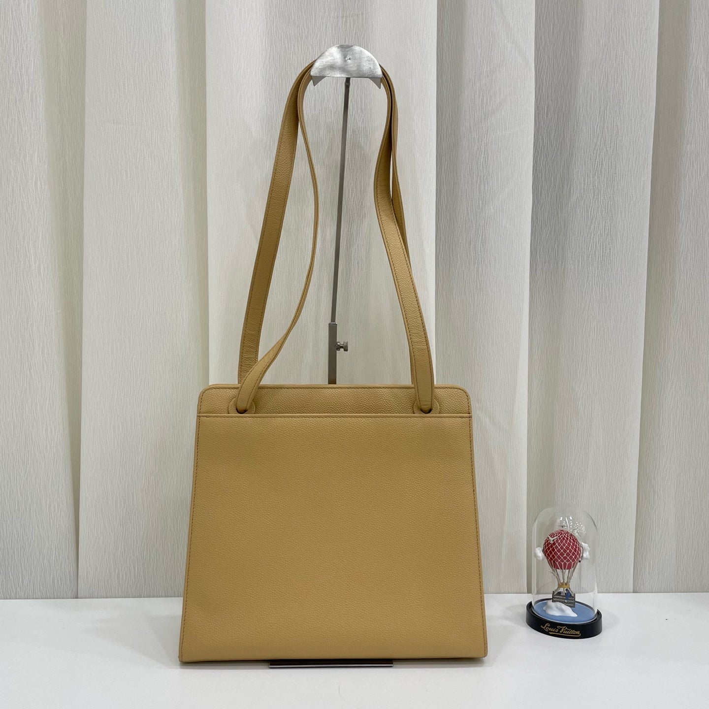 Chanel - Other - Leather - Beige - (medium)