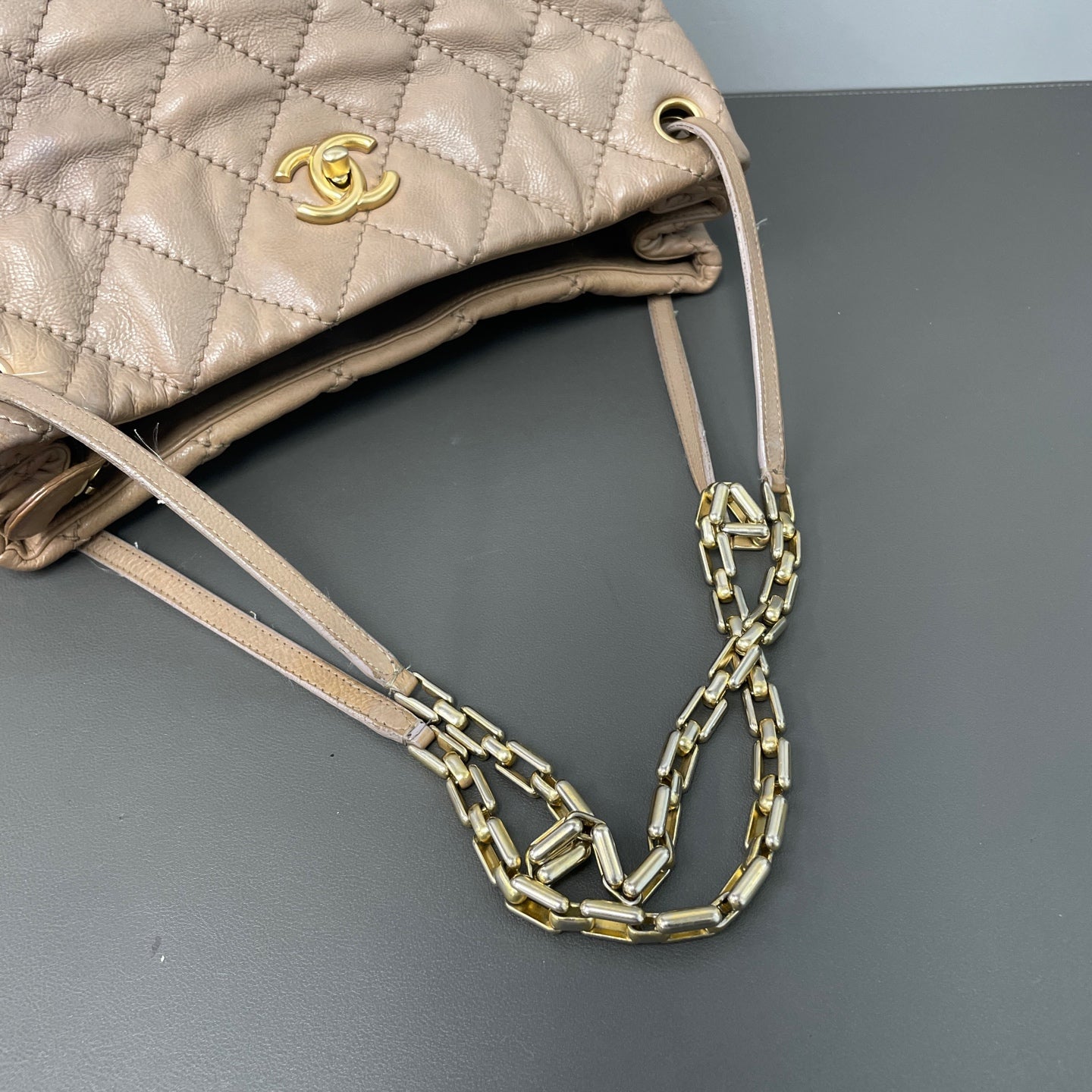 Chanel - Other - Leather - Beige - (medium)