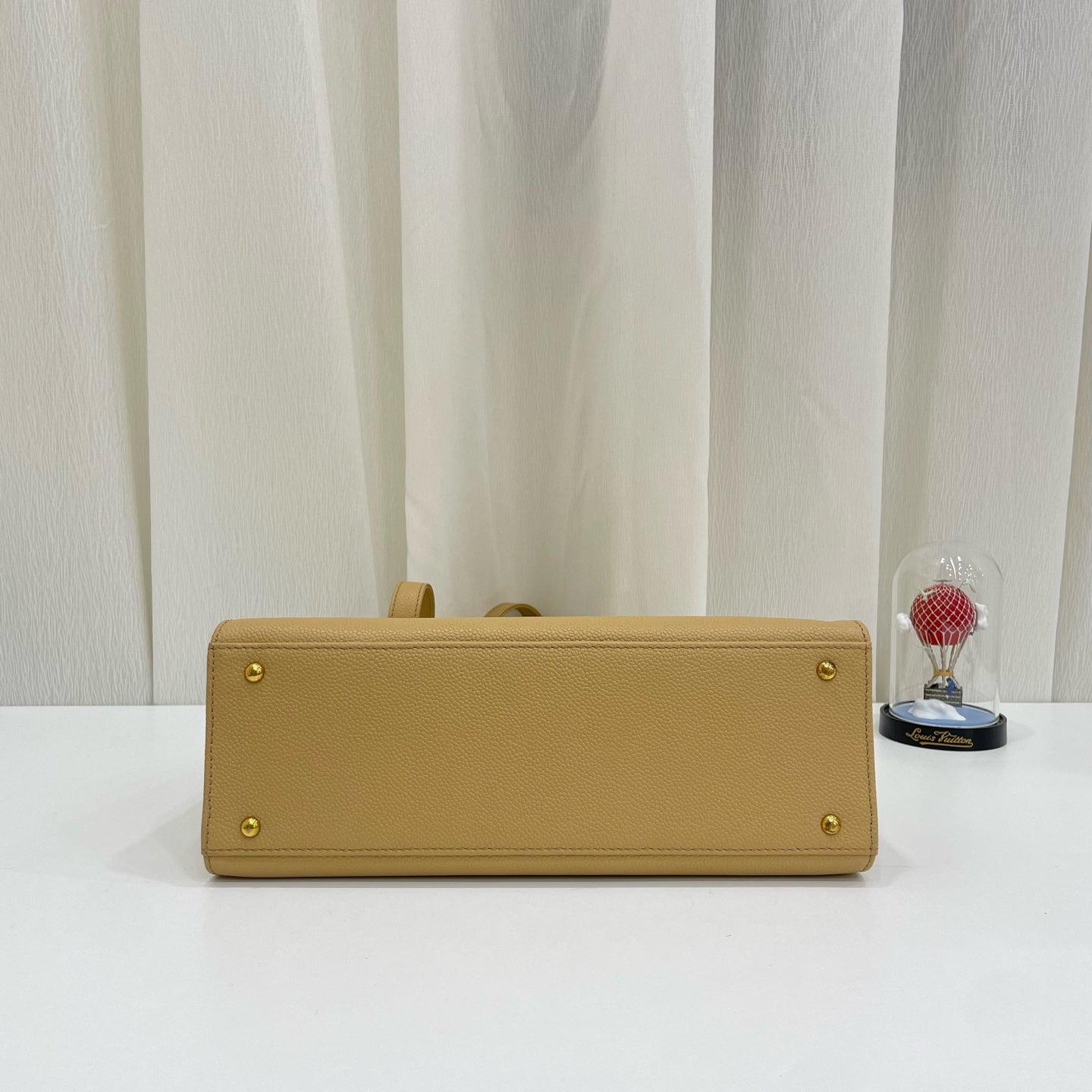 Chanel - Other - Leather - Beige - (medium)