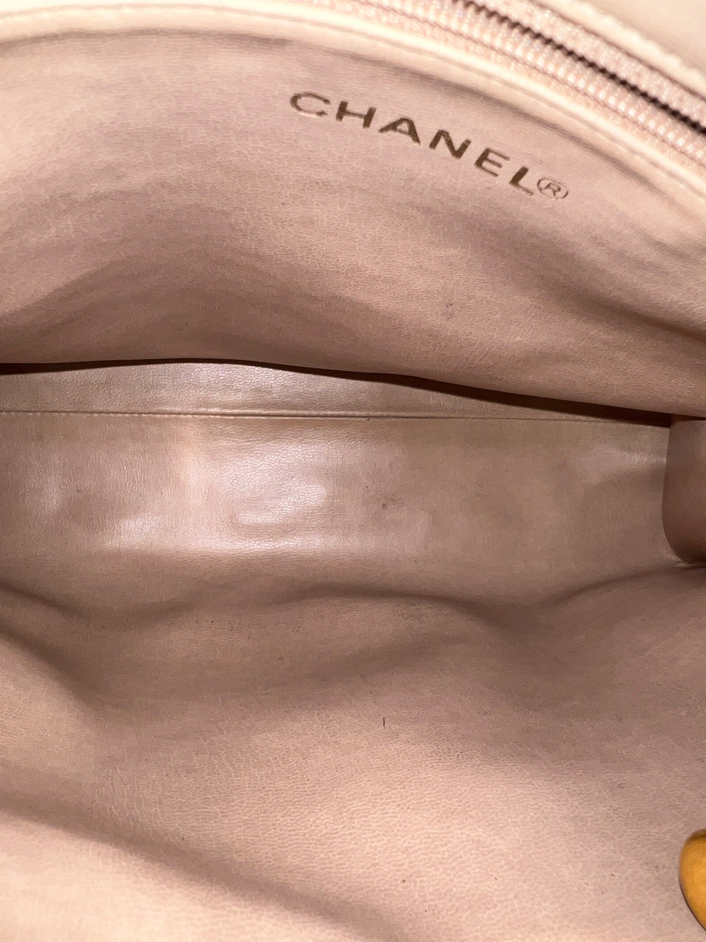 Chanel - Other - Leather - Beige - (medium)
