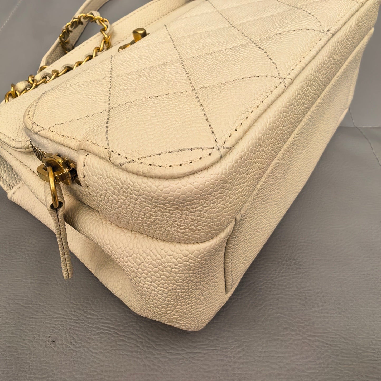 Chanel - Other - Leather - Beige - (medium)