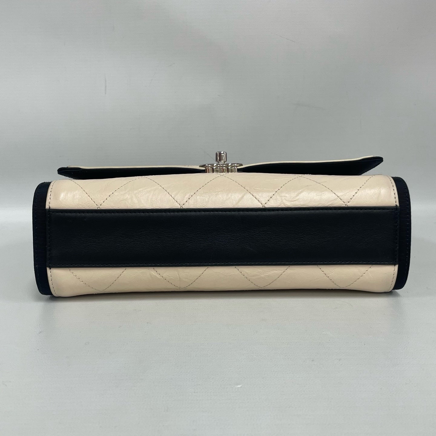 Chanel - Other - Leather - Beige - (medium)
