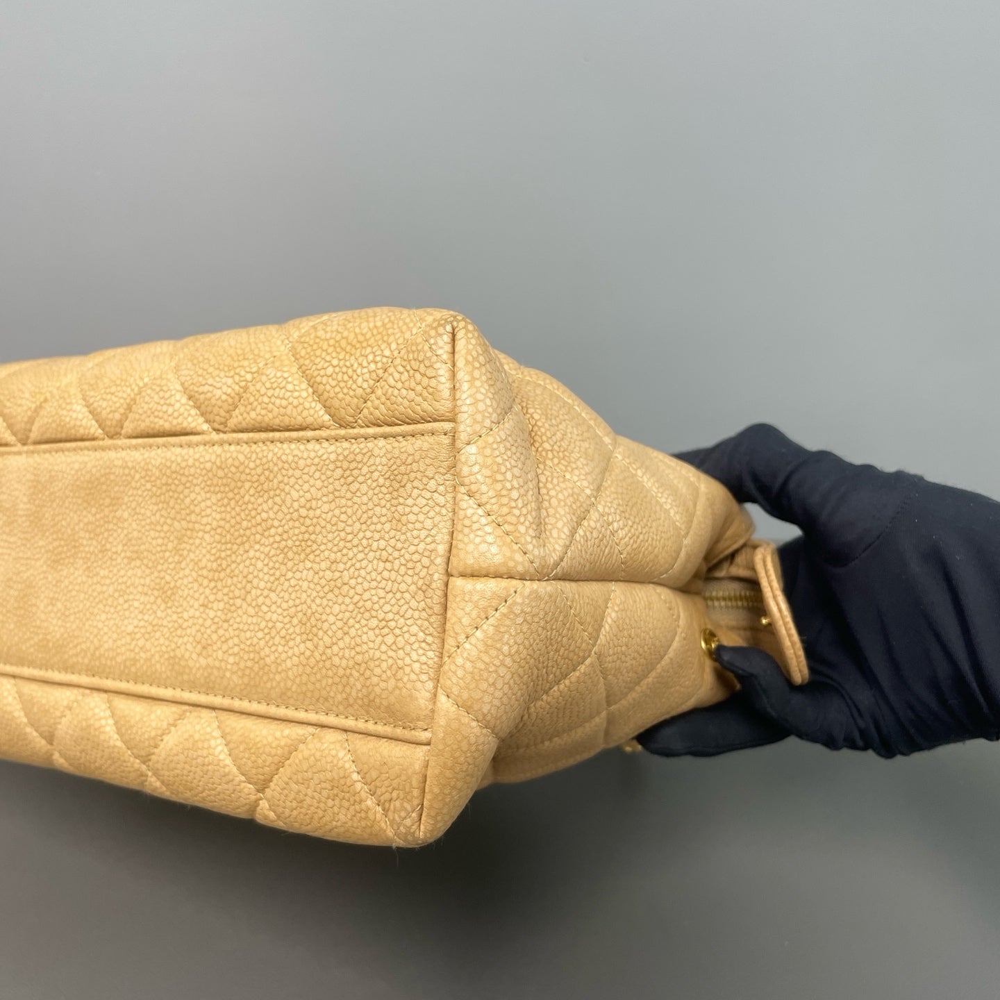 Chanel - Other - Leather - Beige - (medium)