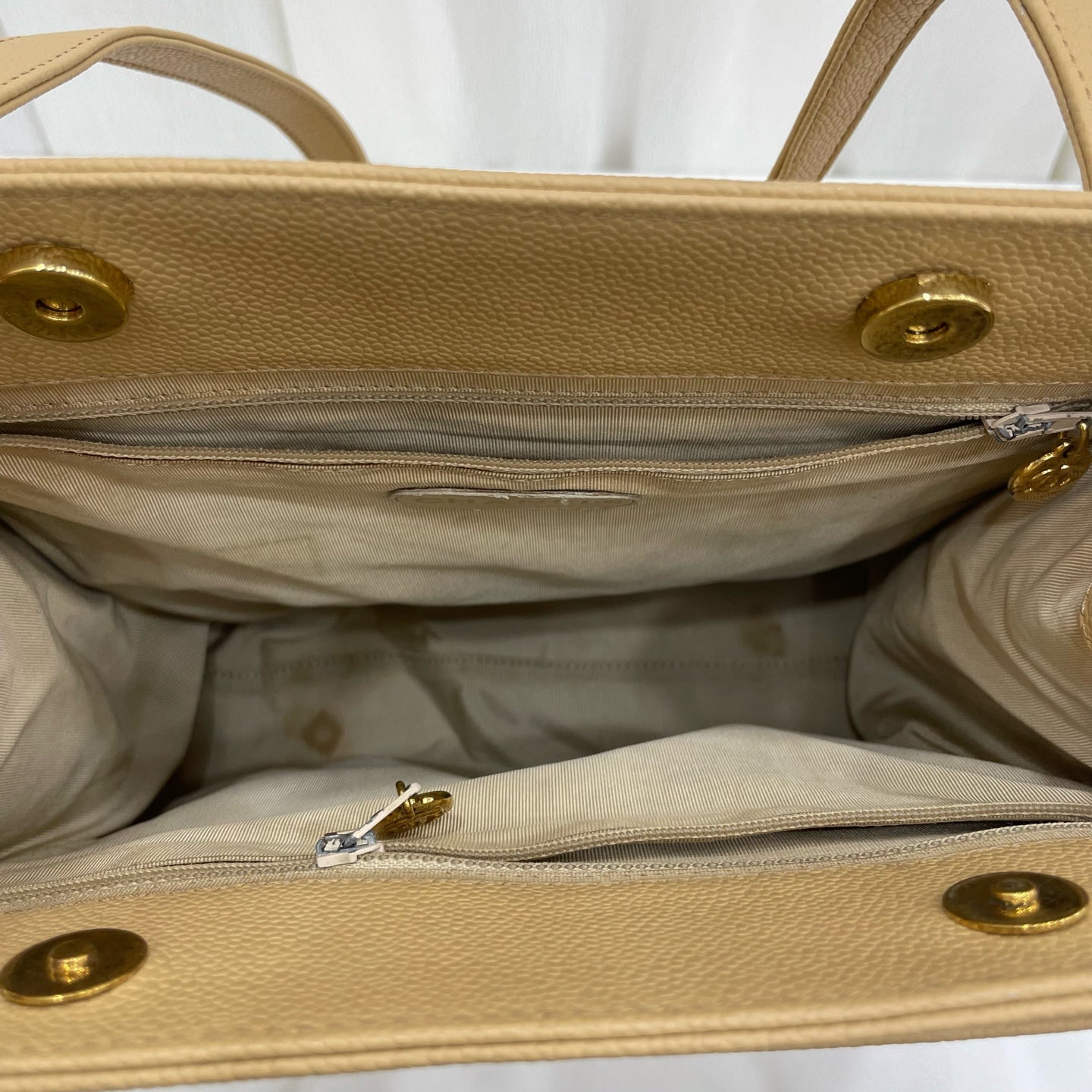Chanel - Other - Leather - Beige - (medium)