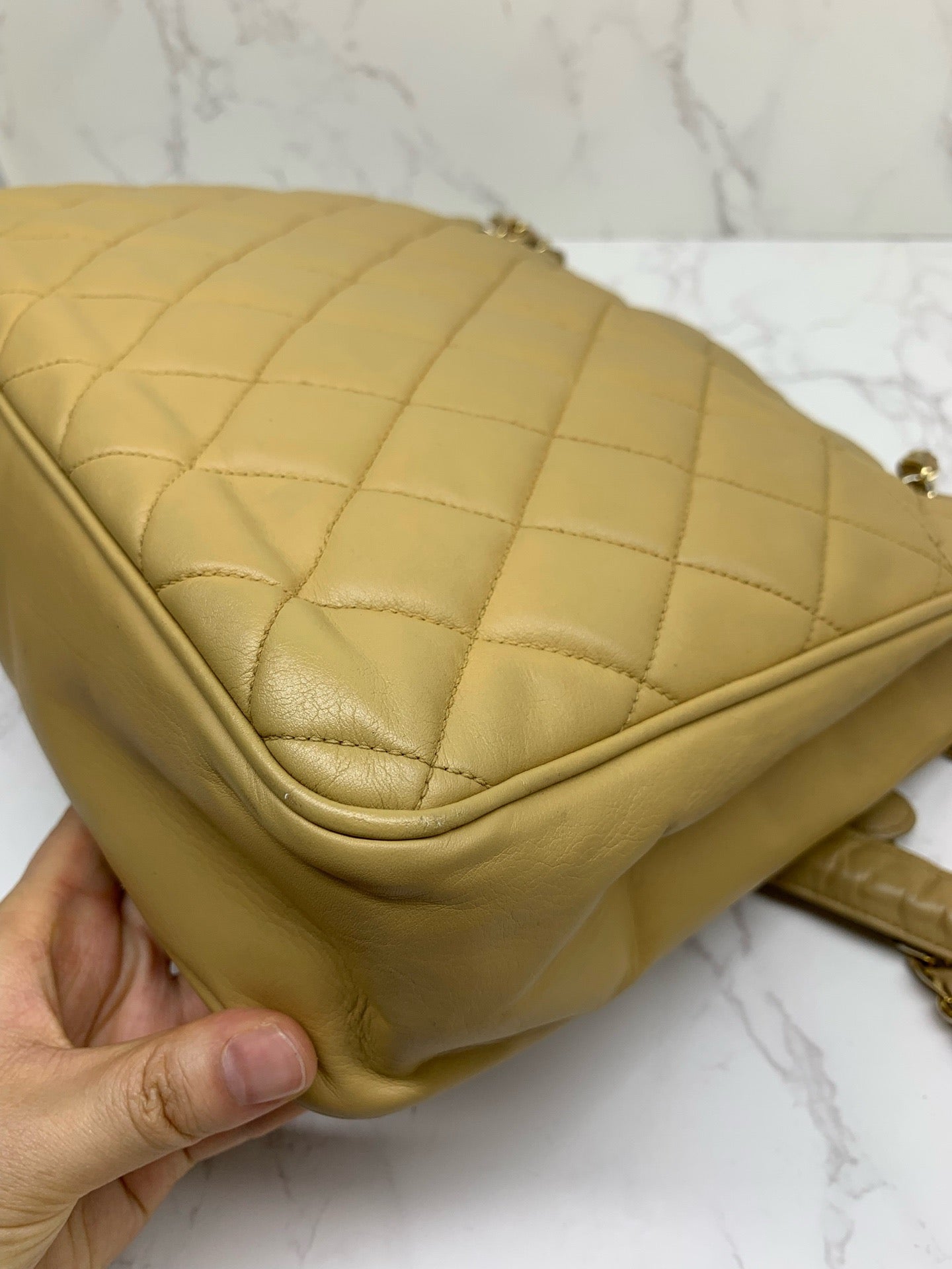 Chanel - Other - Leather - Beige - (medium)